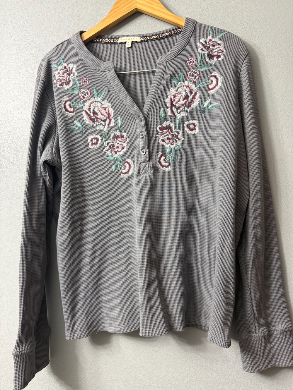 Kate & Sam Embroidered Gray Waffle Henley Long-Sleeve Top XL
